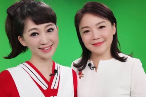 44岁"小鹿姐姐"近照:冻龄美得不像话,丈夫身份神秘儿子帅气