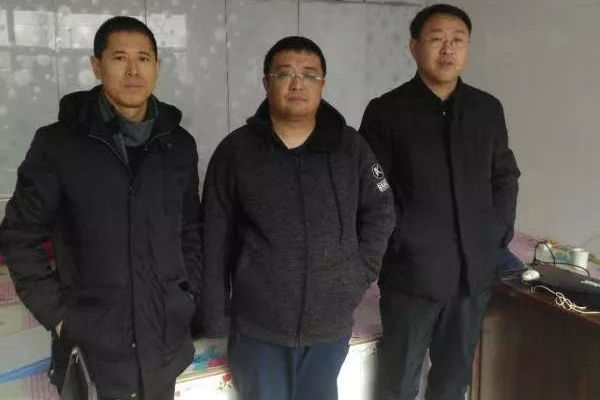 真情帮扶暖民心—东明镇南塔村第一书记李奇伟