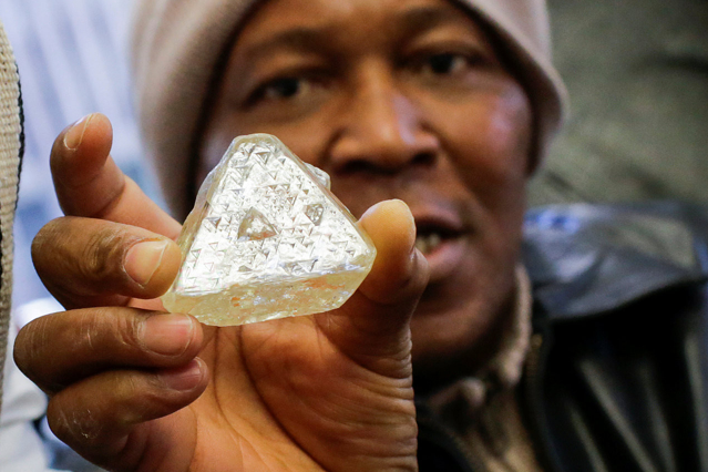 纽约:709克拉钻石原石将再拍卖 比鸡蛋还大