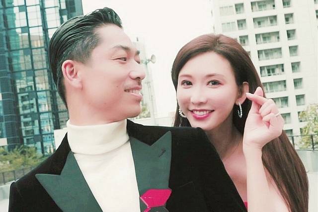 禮貌滿分!林誌玲穿婚紗出場,對媒體與嘉賓連續點頭鞠躬15次
