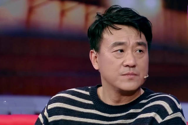 迎娶暗戀14年的初中同桌,婚後卻從不曬妻子照片,有種深情叫何冰
