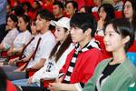 广州首届 “羊城学校体育节”启动 国际象棋世界冠军谢军与培正小学生下棋
                
           