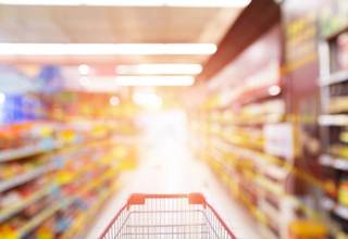 还在说“消费降级”？其实你就是穷