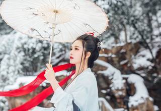 年成交额超20亿!年轻人竟不惜为它花费近十万，为啥汉服火了?