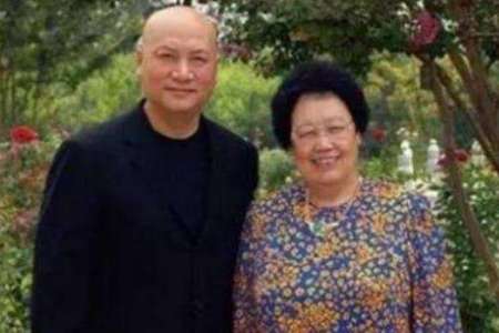 迟重瑞有亲生孩子吗图片