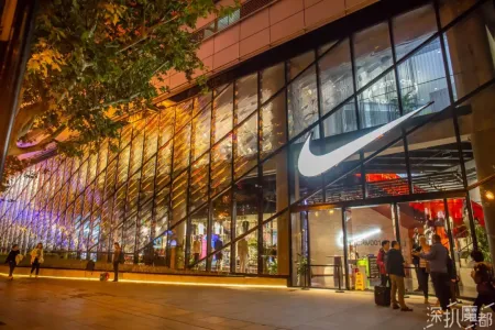 为什么nike很多球鞋在旗舰店里买不到?