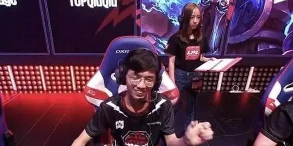 春季赛美女裁判走红:不看比赛看裁判,网友发弹幕要联系方式