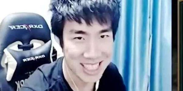 骚男大战周杰伦,英雄联盟L-Live明星召唤师首秀有点好看