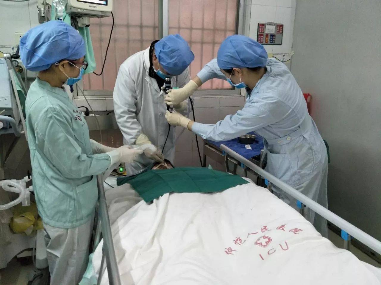 【医疗技术】我院icu开展纤支镜肺泡灌洗术