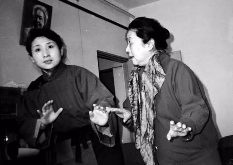 沉痛悼念︱著名京剧表演艺术家、《红灯记》李奶奶扮演者高玉倩老师逝世