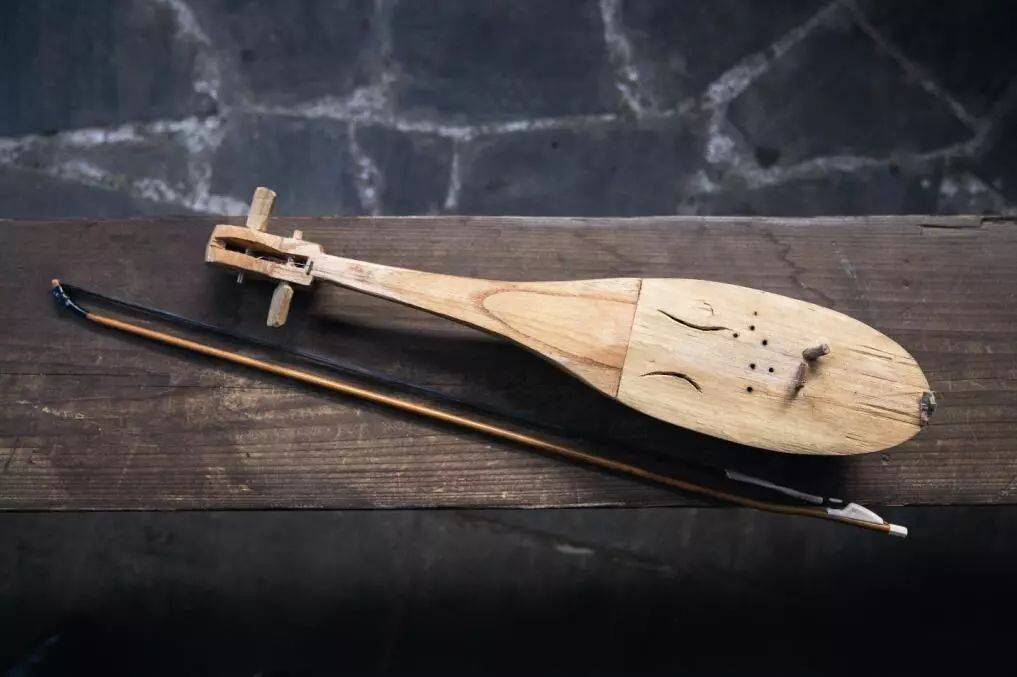 侗族牛腿琴 甘为侗歌做嫁衣