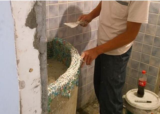 厦门业主在卫生间用砖砌洗手盆,邻居纷纷效仿!