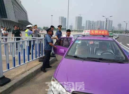 为了方便高铁新乡东站乘客更便捷地乘坐公交车,出租车,6月15日,记者