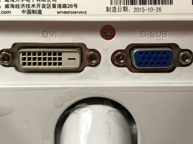 我的电脑主机是mac mini,有一个hdmi的输出接口,雷电接口就用不上了.