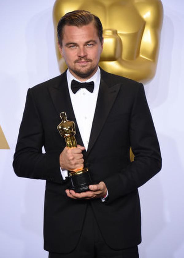 leonardo dicaprio)凭借着《荒野猎人》在2016年获得第88届奥斯卡最佳