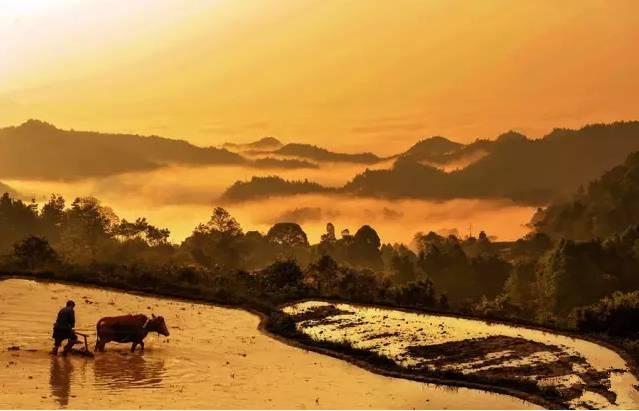 四周群山环绕,俨然世外桃源 是安化县高城旅游风景区安化茶马古道最