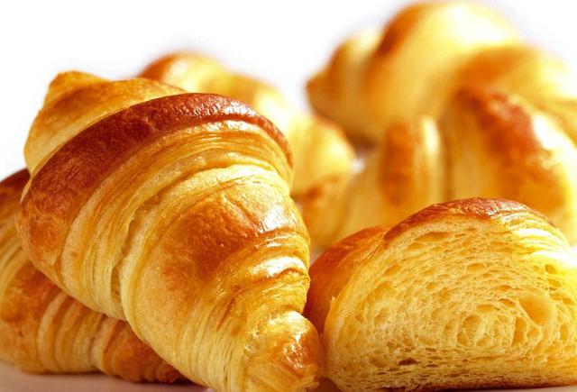 丹麦:丹麦面包(danish pastry)以表面浓厚的糖汁闻名,特点是甜腻而且