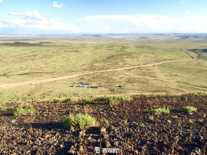 向往生活的充实看美女如何开牧马人去火山撒野