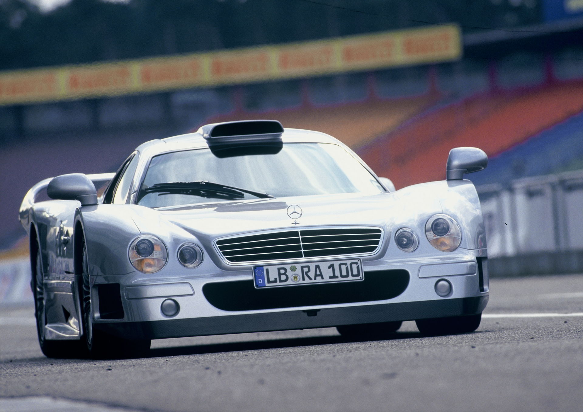 梅赛德斯-奔驰 clk-gtr