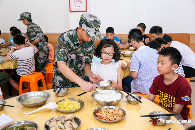 上海西点青少年军训夏令营7月3号第一期开营