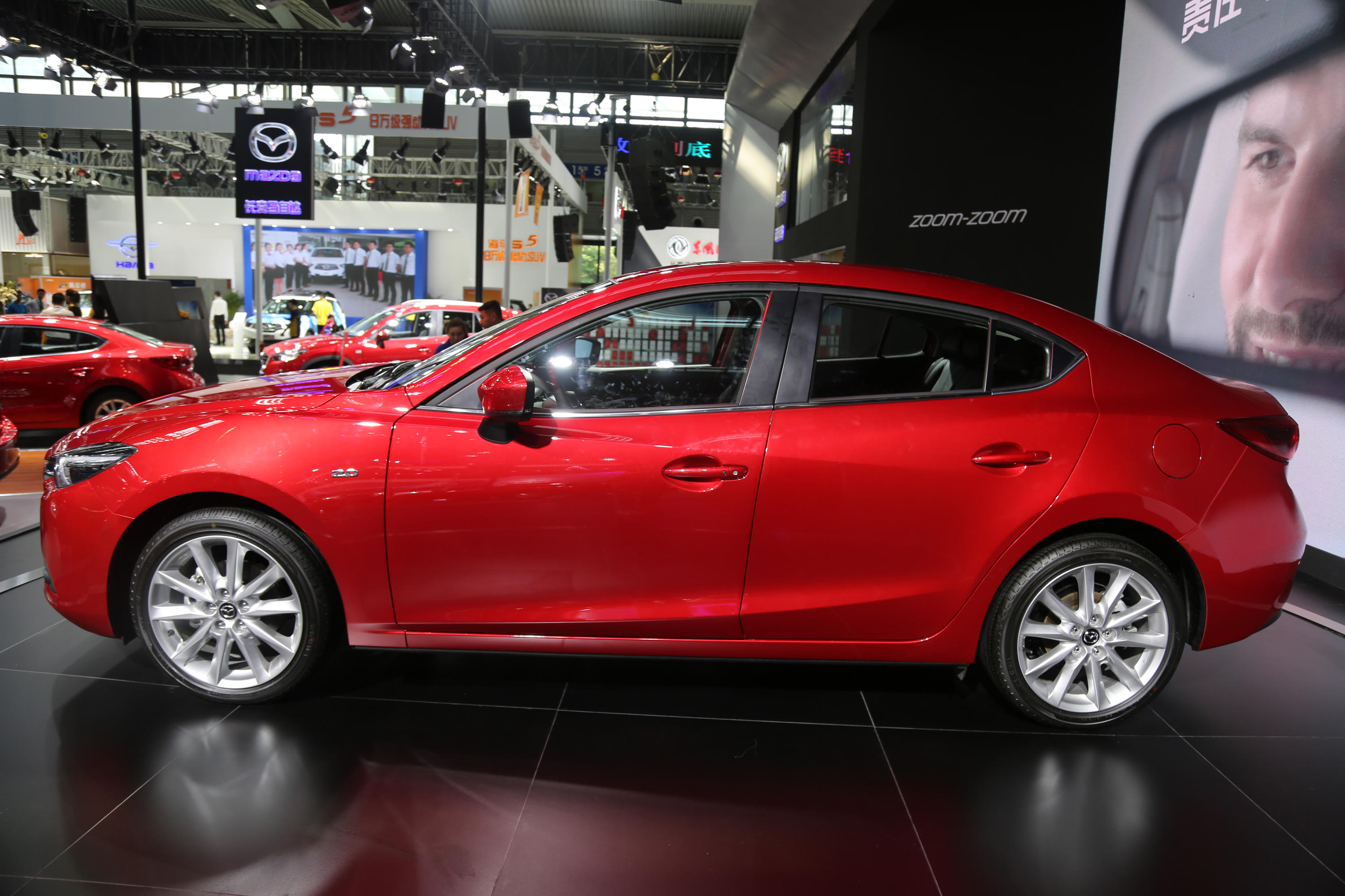 智美运动轿车,新mazda3 axela昂克赛拉车展实拍!