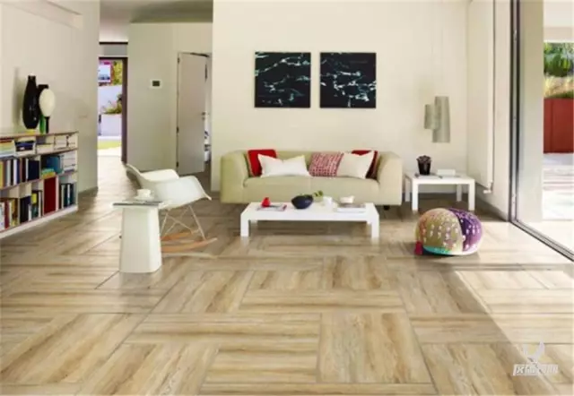 木地板45°斜铺方法整体效果比较好,铺出来的地板效果自然柔和,是大