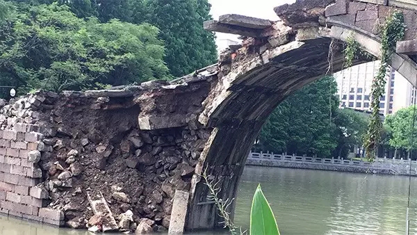 杭州百年老桥断裂,赵州桥依旧屹立不倒