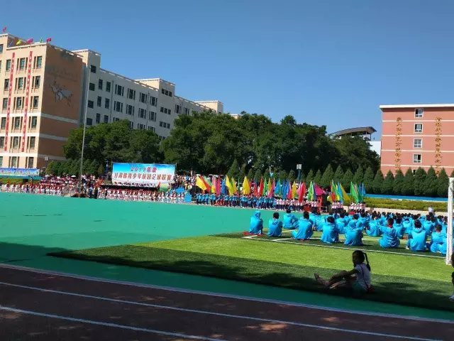 兰州榆中恩玲中学开启甘肃省青少年校园足球联赛!