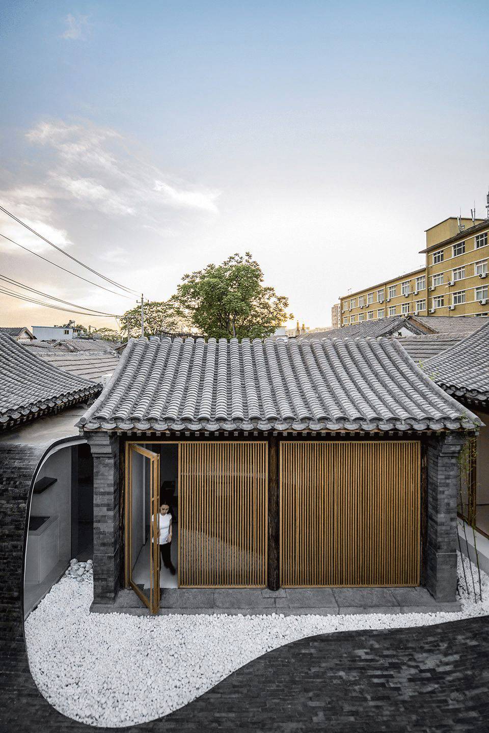 一城一宿丨北京225平四合院,改造超现代简约小院