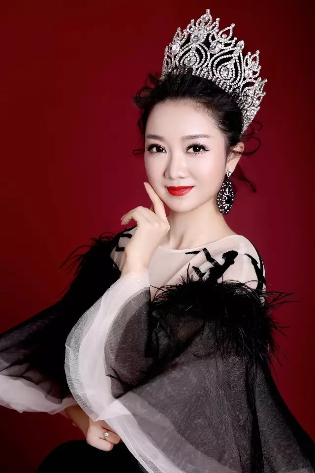世界传奇夫人最美女人心杨燕:付出的女人最美丽