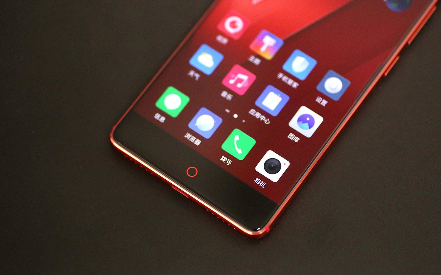 前置摄像头和传感器无边框旗舰-nubia z17烈焰红