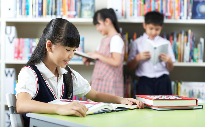 一,自主学习,激励为先把读书的权力还给学生,使学生的学习过程由被动