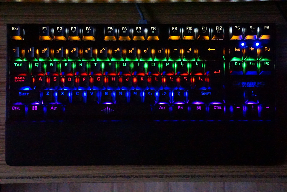 百元不到的價格就擁有炫光燈青軸機械鍵盤？真的！ 科技 第25張
