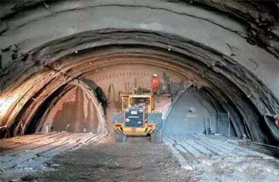 隧道逃生管道工程开挖技术分享"双侧壁导坑法