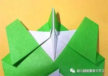 可爱小乌龟出场啦!更多折纸精彩内容,请关注幼儿园创意