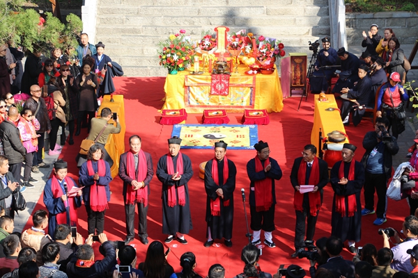 之记碑,仙人万寿宫重建记碑,炉丹峪重修长生观记碑,饬祭峄山仙人万