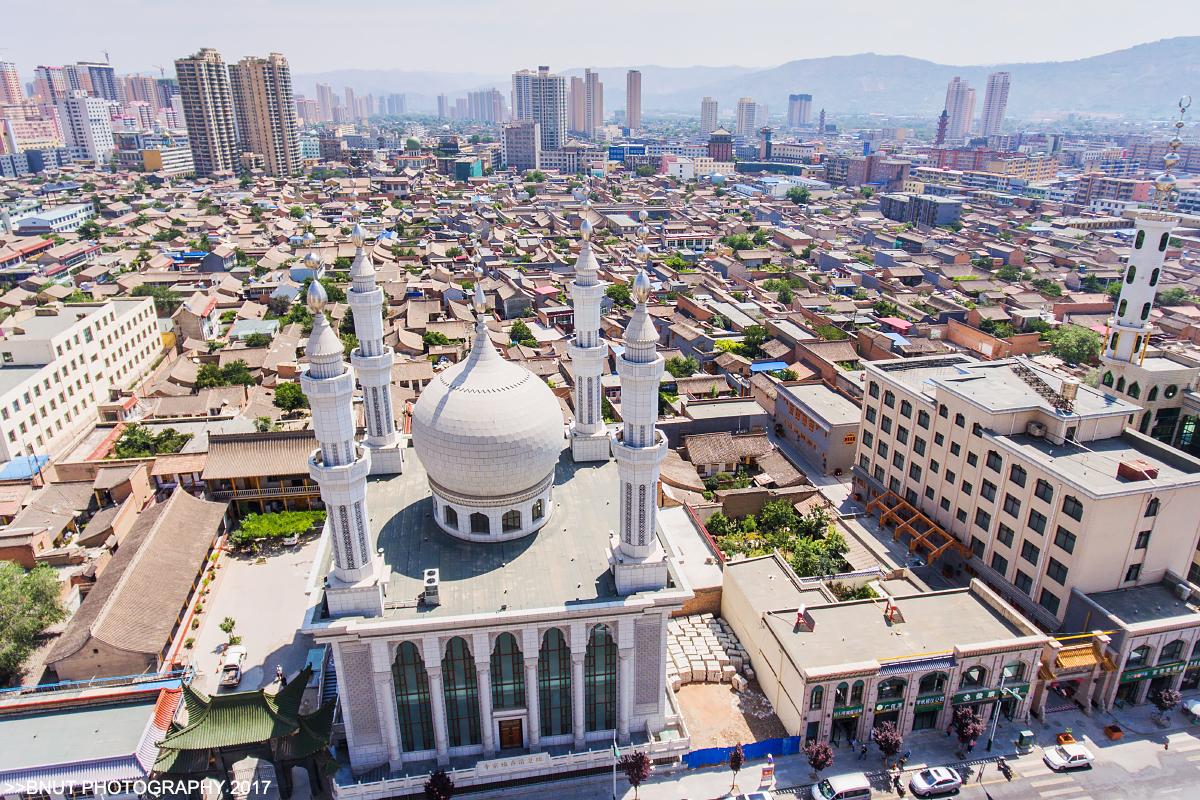 八坊十三巷,一条被清真寺包围的古街道