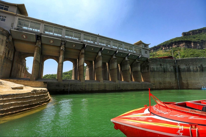 这就是子房湖的水坝,子房湖景区现已开发了水上乐园,大家可以自愿选择