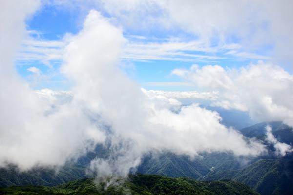 守得云开终见日拨开云雾显得梵净山