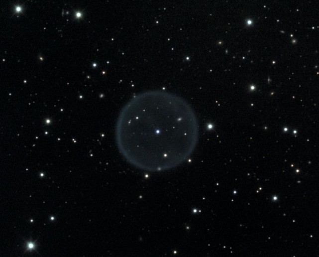 武仙座方向直径五光年的鬼魅行星状星云