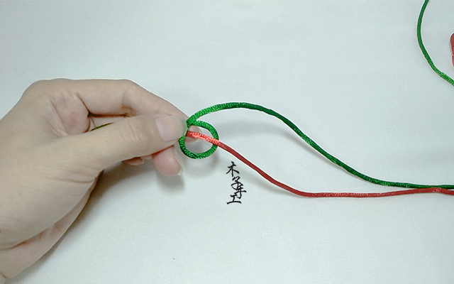 手工红绳编织蛇结与金刚结的区别及蛇结的应用