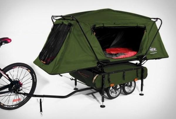 自行车拖车,野营,郊游和旅游的神器.有帐篷,床甚至灶具.