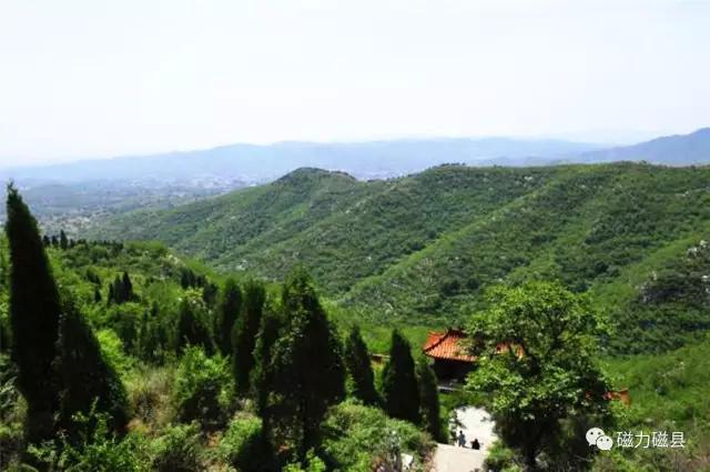 卧龙山全景