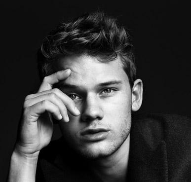 新生代英国性感小帅哥jeremy irvine