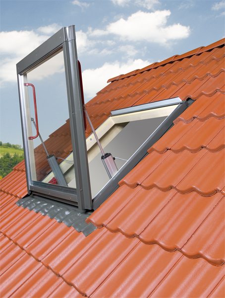 对于普通客户来说,斜 屋顶 天窗还是不太熟悉,那么装修天窗施工有什么