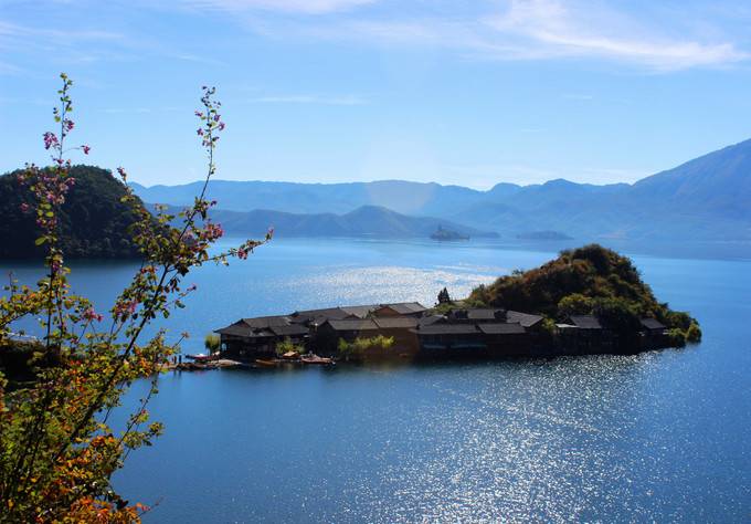 艺术博物馆—四川泸沽湖—泸源崖—洼夸情人滩—赵家湾—女神湾—草海