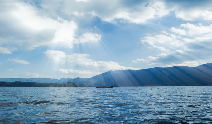 就让时光静静流淌在泸沽湖的秋天里