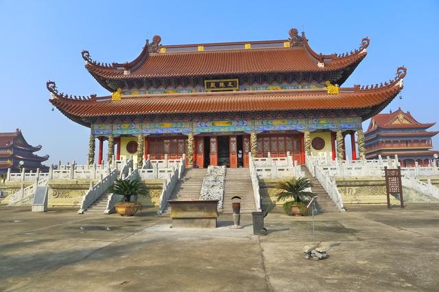 驻马店的小县城中,藏着亚洲最大的佛教寺院!