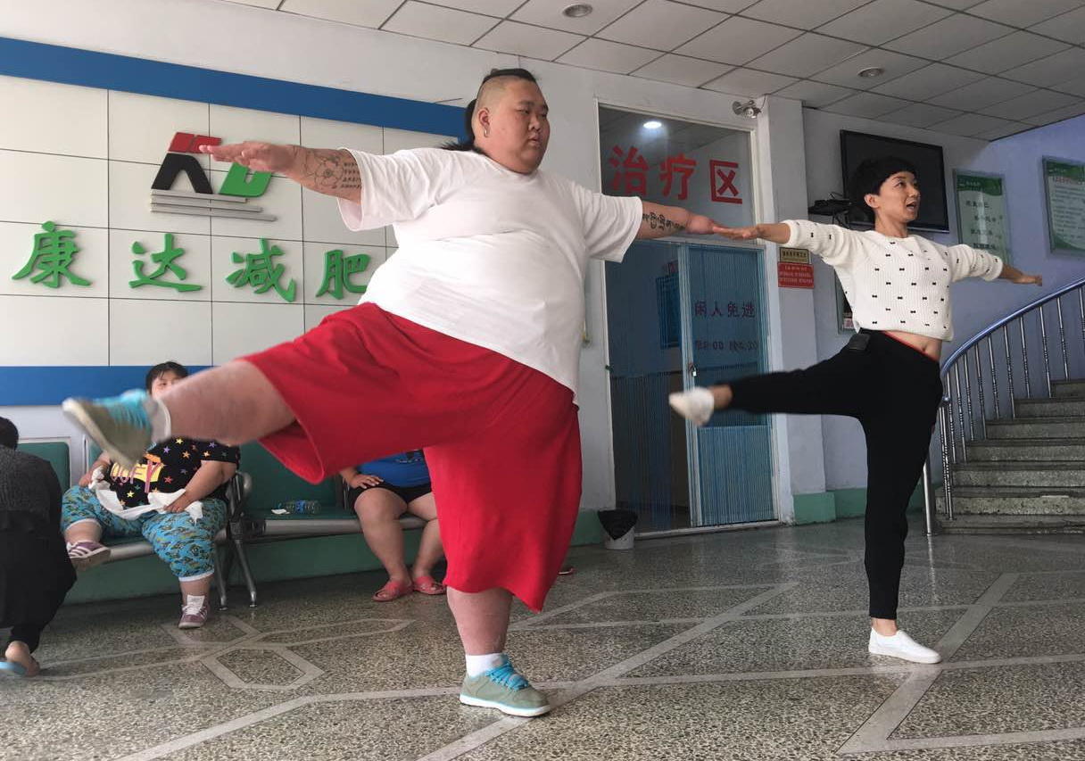 中国第一胖人成网红,减肥一年反增重,现在想暴瘦
