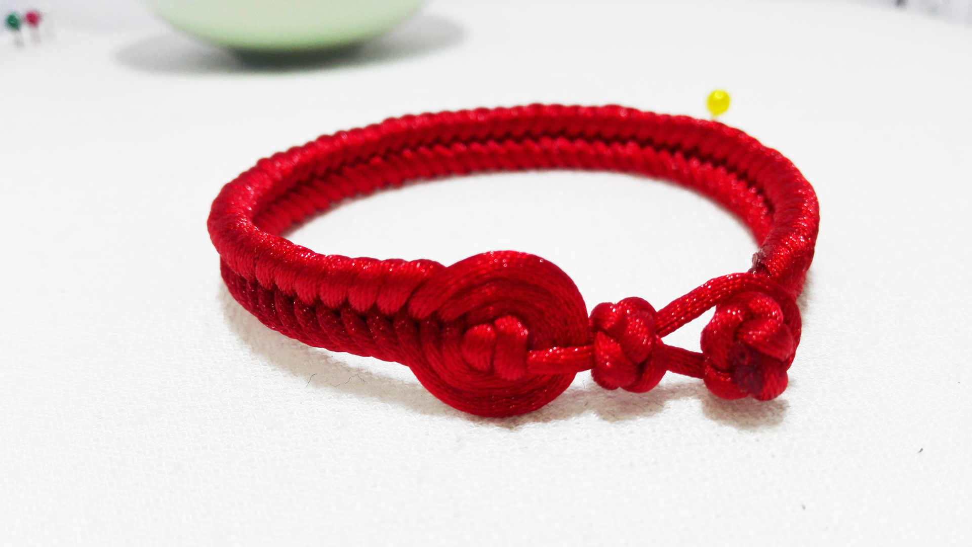 超简单同心结红绳编法技巧, 学会你也能编出漂亮的手链-手链视频-36840手链网